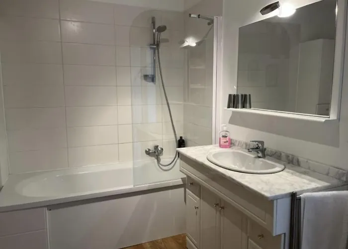 Ferme Binel à Ronsac Hébergement de vacances Aigrefeuille